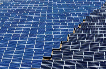 河南信陽市首個(gè)使用廠房屋頂光伏發(fā)電項(xiàng)目開工