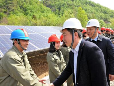 湖北神農(nóng)架首批光伏扶貧電站并網(wǎng)投運(yùn)