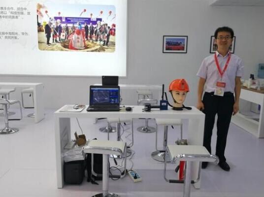 新品發(fā)布，無人機(jī)展示     金鴻泰驚艷亮相SNEC 2017