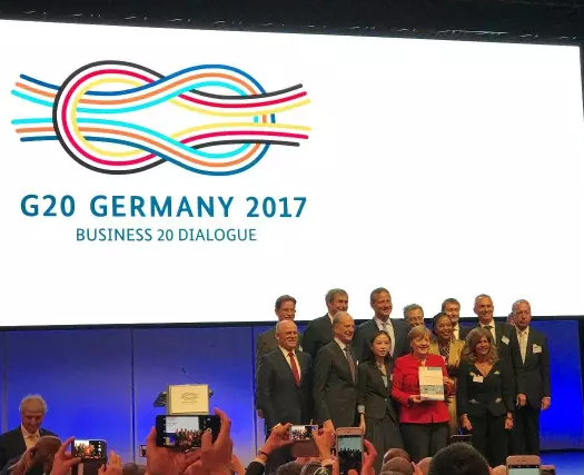 晶科能源對(duì)話德國(guó)總理默克爾：未來(lái)的可持續(xù)經(jīng)濟(jì)來(lái)自能源 氣候變化和資源效率