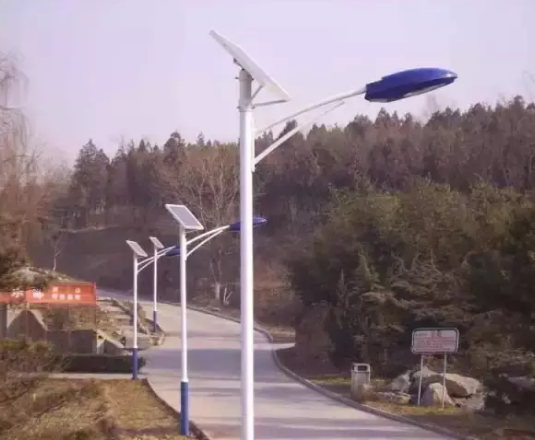 同在農(nóng)村 你只用光伏發(fā)電 他們用光伏賺錢(qián)