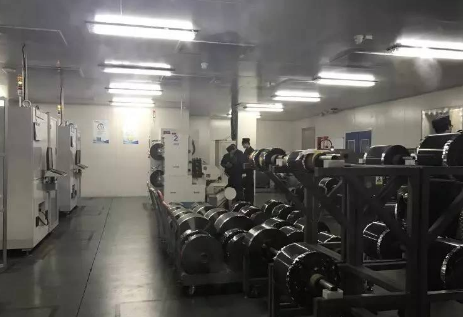 中天科技進每小時能生產(chǎn)一萬塊鋰電池的中天儲能 為&ldquo;一帶一路&rdquo;添動力