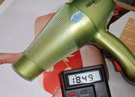 光伏電站有輻射？別自己嚇唬自己！電力設(shè)施雖有輻射不假，但離影響健康還很遠(yuǎn)