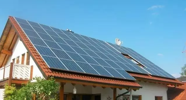 你看這些地方都裝上光伏電站，每年能省一半電費(fèi)！