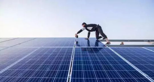 中國(guó)太陽(yáng)能電池板老化隱憂:回收利用面臨挑戰(zhàn)