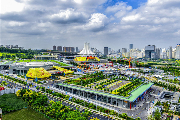 隨福建省經(jīng)貿(mào)代表團(tuán)亮相東博會 科華恒盛與東盟握手