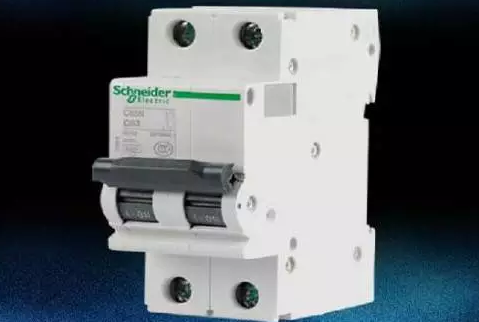 光伏發(fā)電系統(tǒng)中，空氣開關(guān)和漏電開關(guān)哪個更好？可以互相取代嗎？