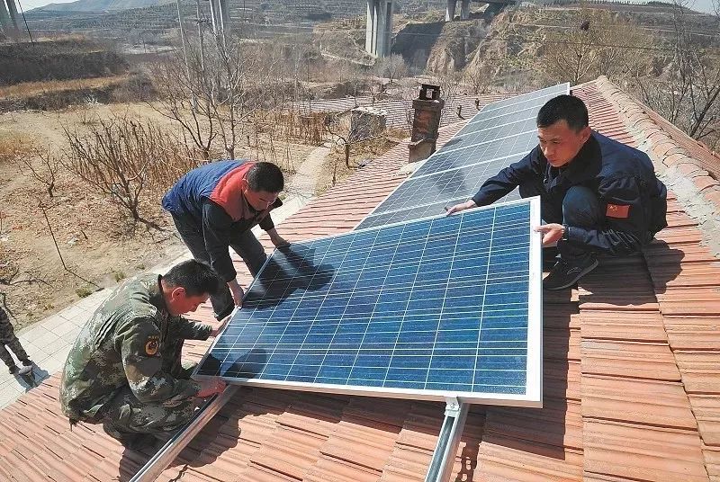 坡屋頂、平屋頂、彩鋼瓦屋頂光伏系統(tǒng)安裝方式詳解