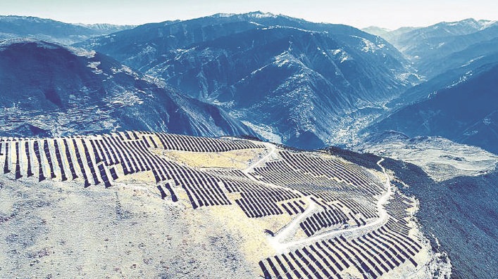 四川阿壩： 3800米雪山頂&ldquo;長出&rdquo;光伏產(chǎn)業(yè)