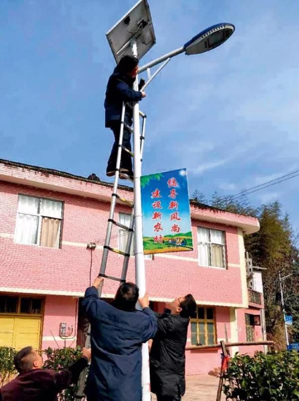 近2000太陽能路燈不亮 湖南湘西&ldquo;太陽能路燈腐敗&rdquo;牽出400余人
