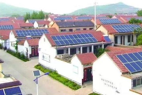 下雨天光伏電站不發(fā)電？三招教你雨天提高發(fā)電量