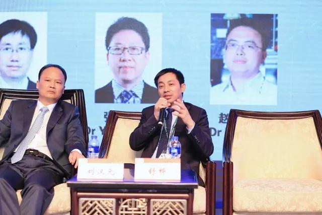 舒樺、朱戰(zhàn)軍、孫興平SNEC對(duì)話全球光伏領(lǐng)袖