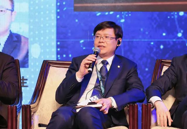 舒樺、朱戰(zhàn)軍、孫興平SNEC對(duì)話全球光伏領(lǐng)袖