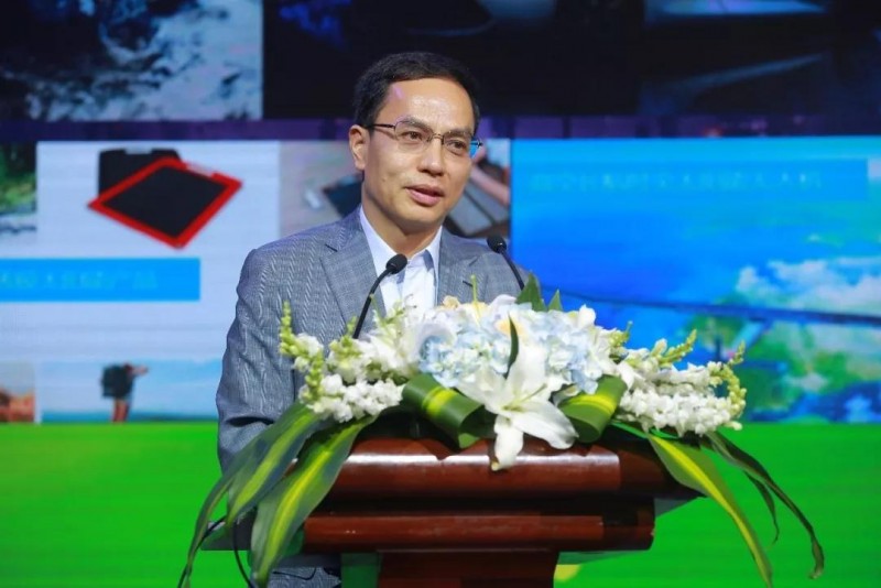 漢能創(chuàng)始人李河君:共同迎接全球移動(dòng)能源時(shí)代到來