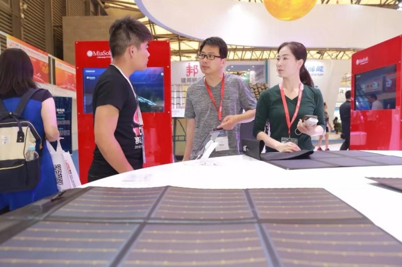 漢能創(chuàng)始人李河君:共同迎接全球移動(dòng)能源時(shí)代到來