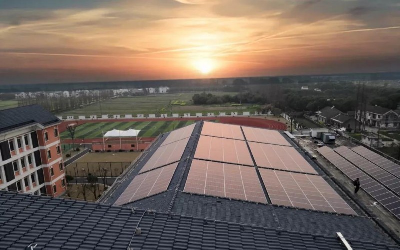 上海松江區(qū)打造首個&ldquo;綠電校園&rdquo;：相當于每年種樹6000棵