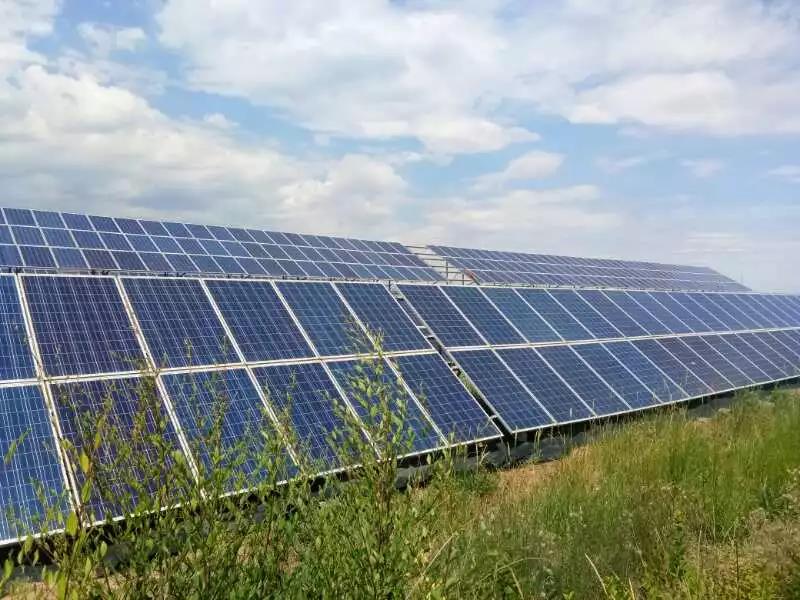 光伏電站組件清洗：人工一小時，他只要一分鐘？