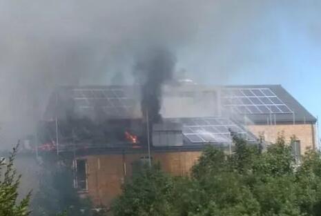 炎熱夏天光伏電站做好維護(hù)能有效避免火災(zāi)、熱斑、組件失效！