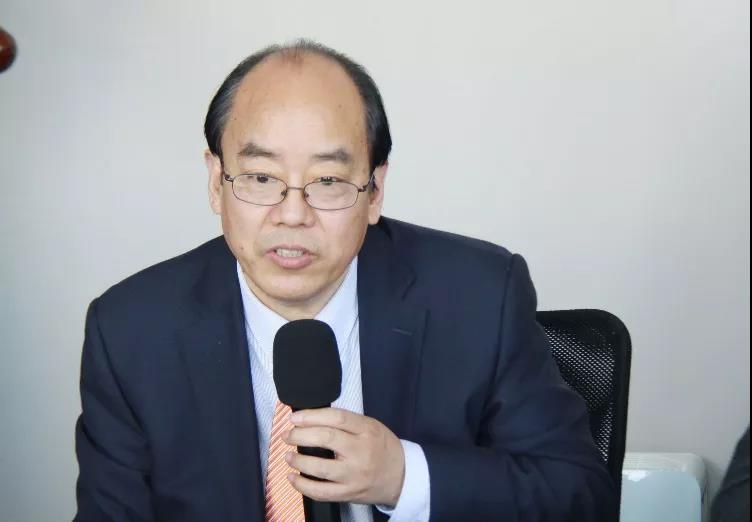 鑒衡向陽光電源、華為、禾望頒發(fā)國內(nèi)首批逆變器新能標(biāo)認(rèn)證證書